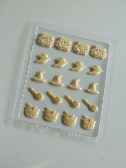 Halloween Chocolate Mould – Ghosts, Witch Hats & Cauldrons