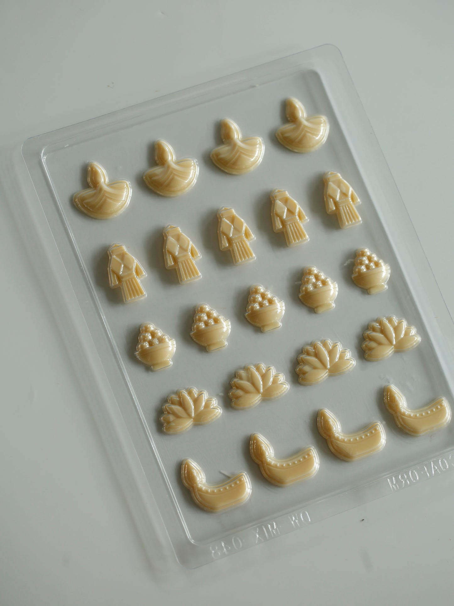 Diwali Chocolate Mould – Diyas, Lotuses & Rangoli Designs