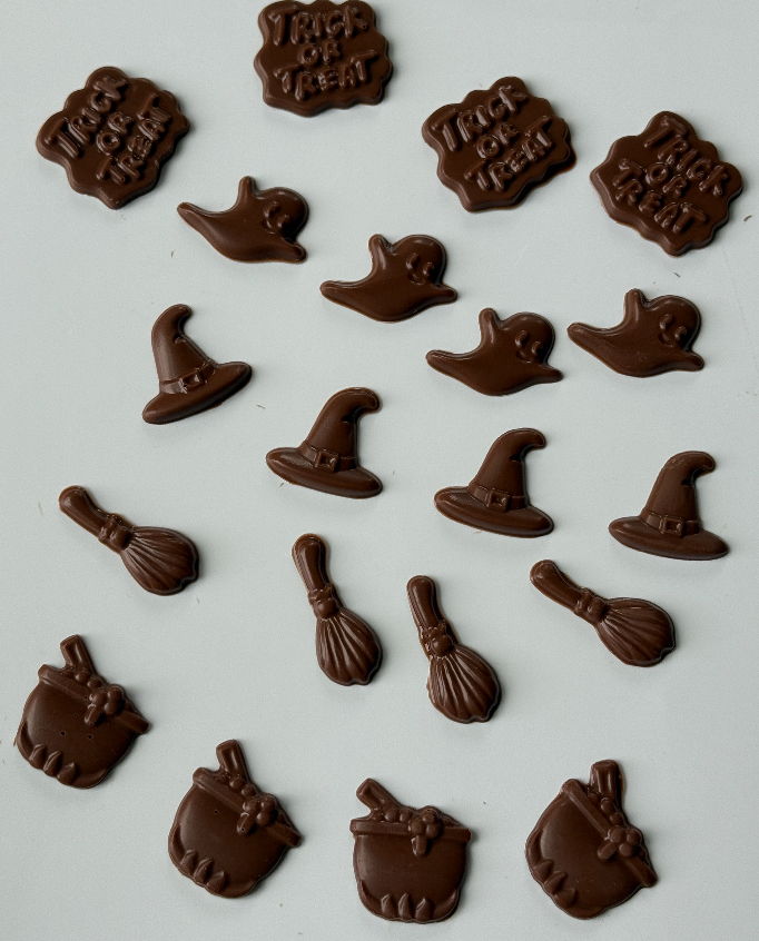 Halloween Chocolate Mould – Ghosts, Witch Hats & Cauldrons